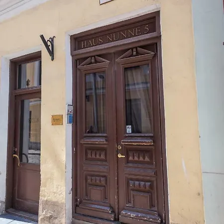 3 Bedroom Unique In Old Town