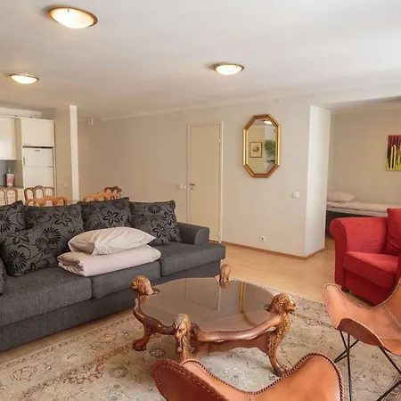 3 Bedroom Unique In Old Town * 탈린